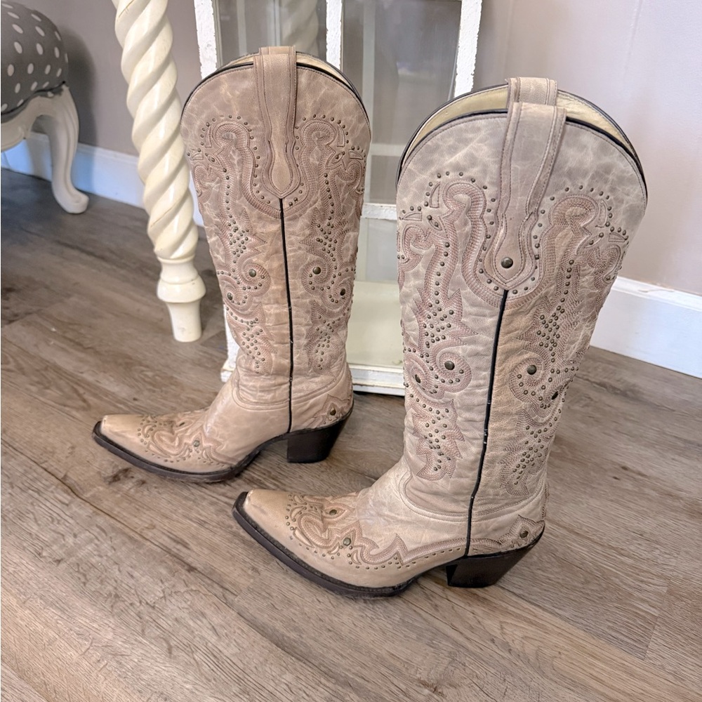 Corral Beige Embroidered Western Cowboy Boots